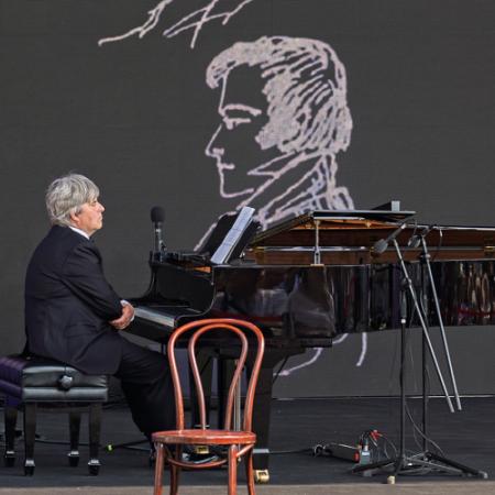 Просмотр увеличенного изображения